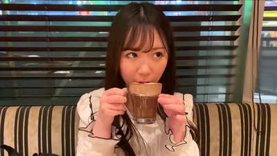 ఆమె యూనివర్సిటీలో అదే క్లబ్కు చెందిన స్నేహితురాలు. మరియు ఆమె క్లబ్లో అత్యంత ఆకర్షణీయమైన అమ్మాయి. ఇది జపనీస్ సెక్సీ వాతావరణం.